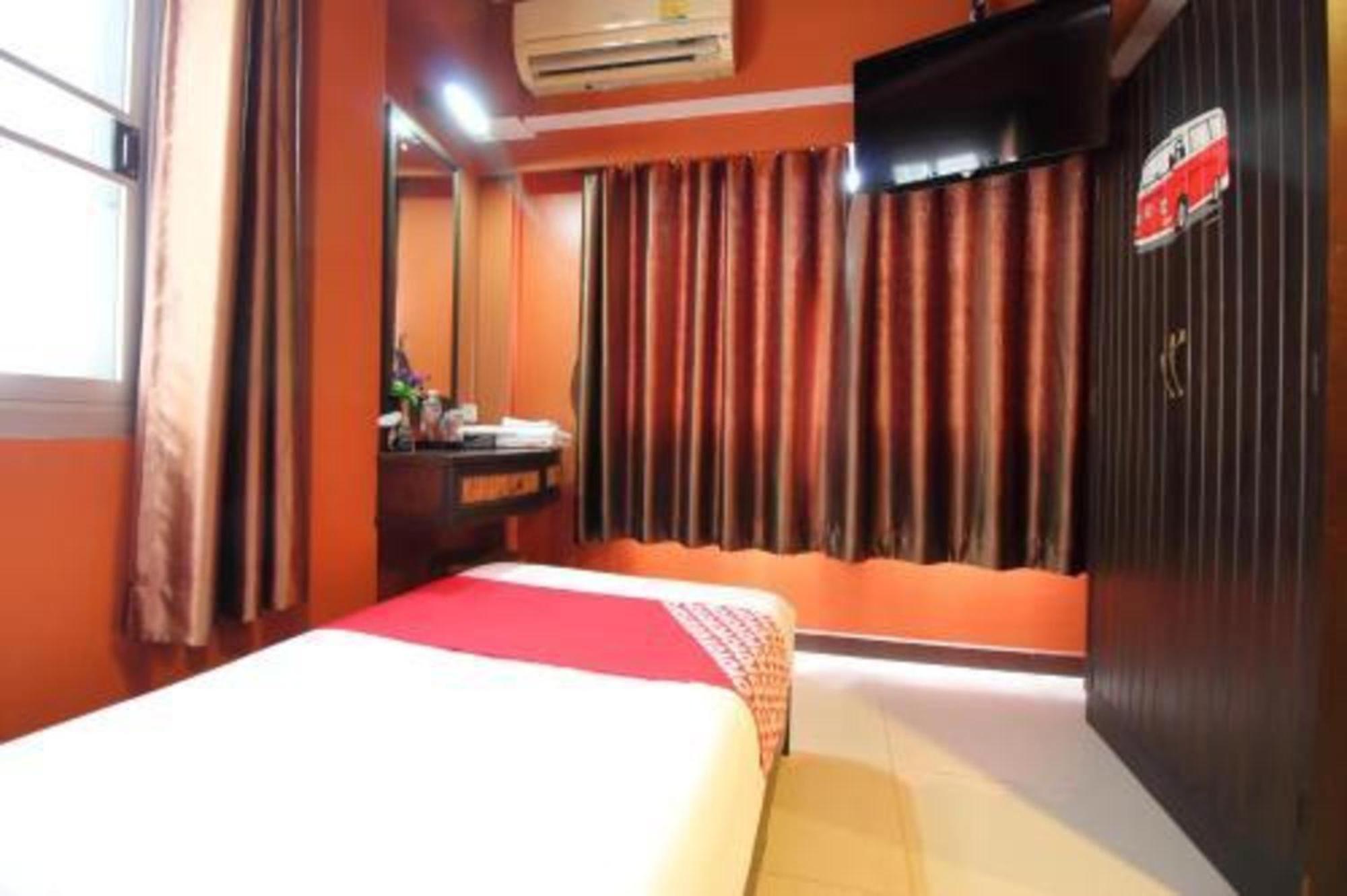 Pannee Lodge Khaosan - Sha Plus Бангкок Экстерьер фото